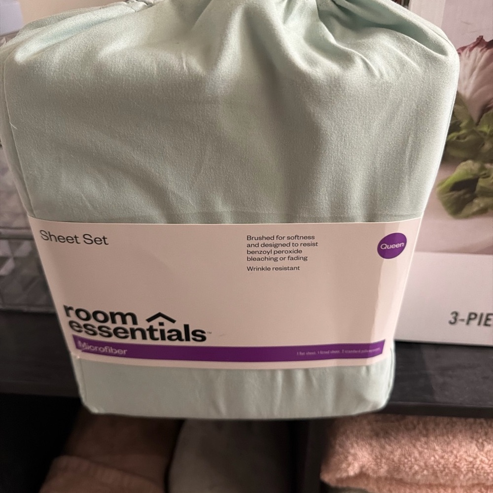 Room Essentials Light mint green Microfiber Sheet Set